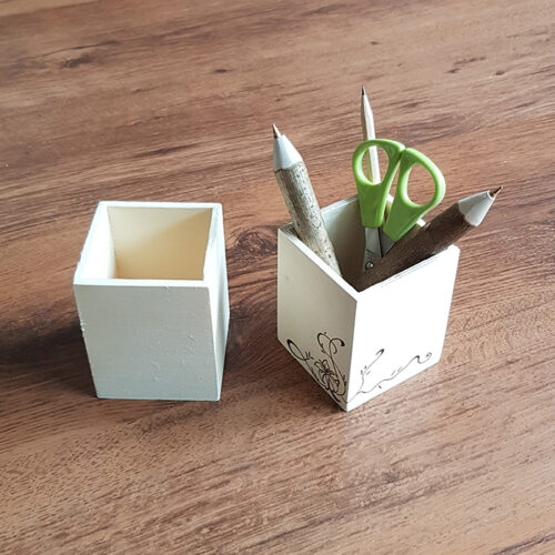Houten blanco pennenbakje